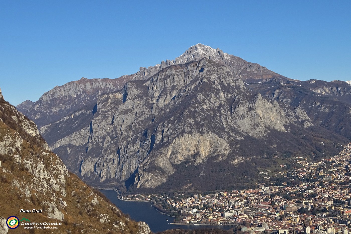 26 Dal Terzo Corno vista in San Martino, Corna di Medale, Regismondo, Coltignone, Grignetta.JPG